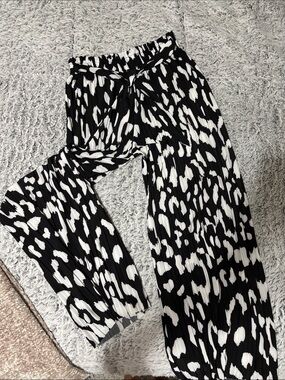 Jon & Anna Black and White Abstract Print Wide-Leg Pants